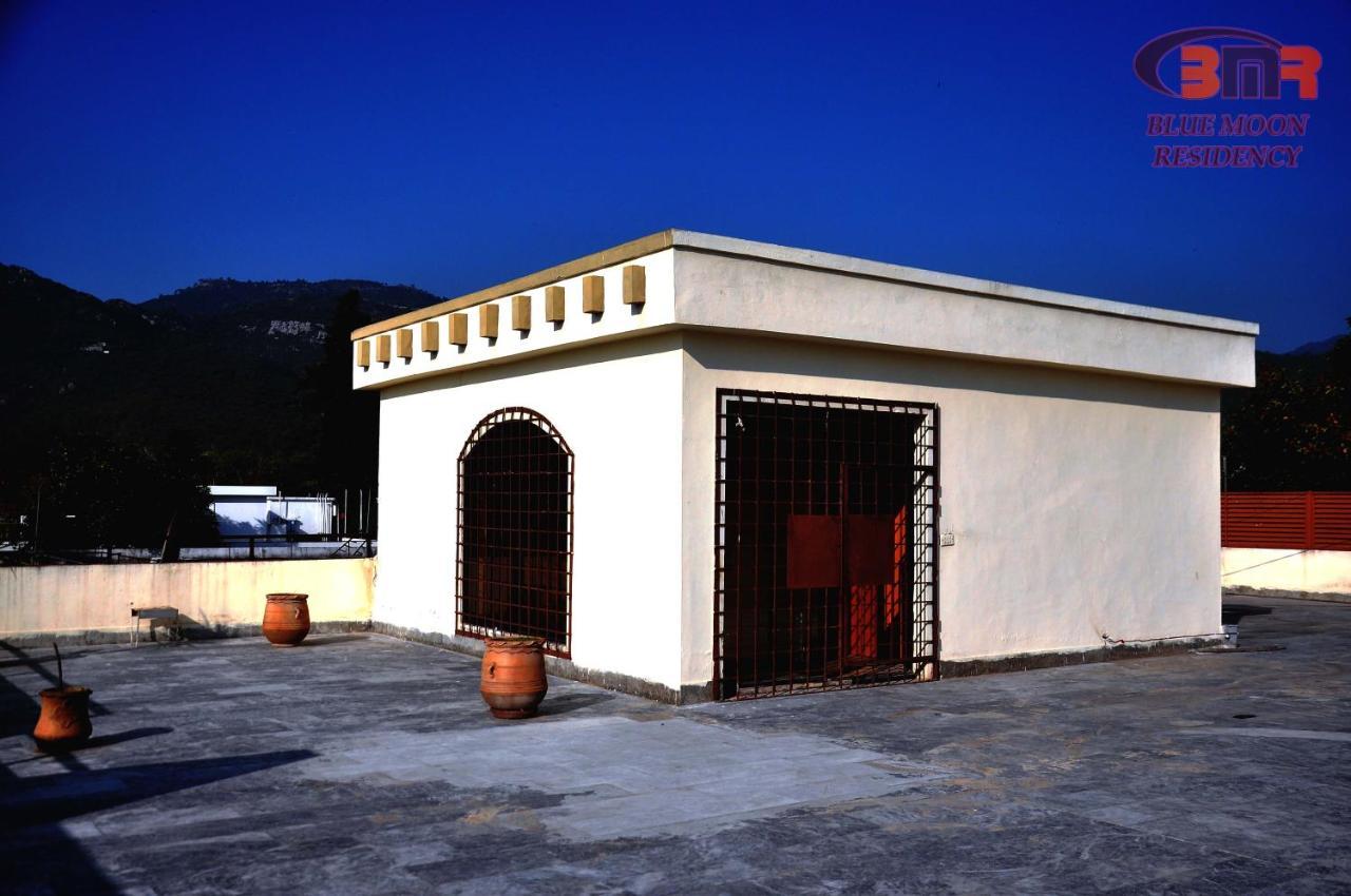 Hôtel Blue Moon Residency à Islamabad Extérieur photo