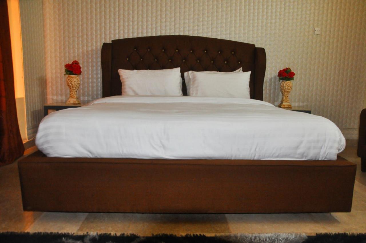 Hôtel Blue Moon Residency à Islamabad Extérieur photo