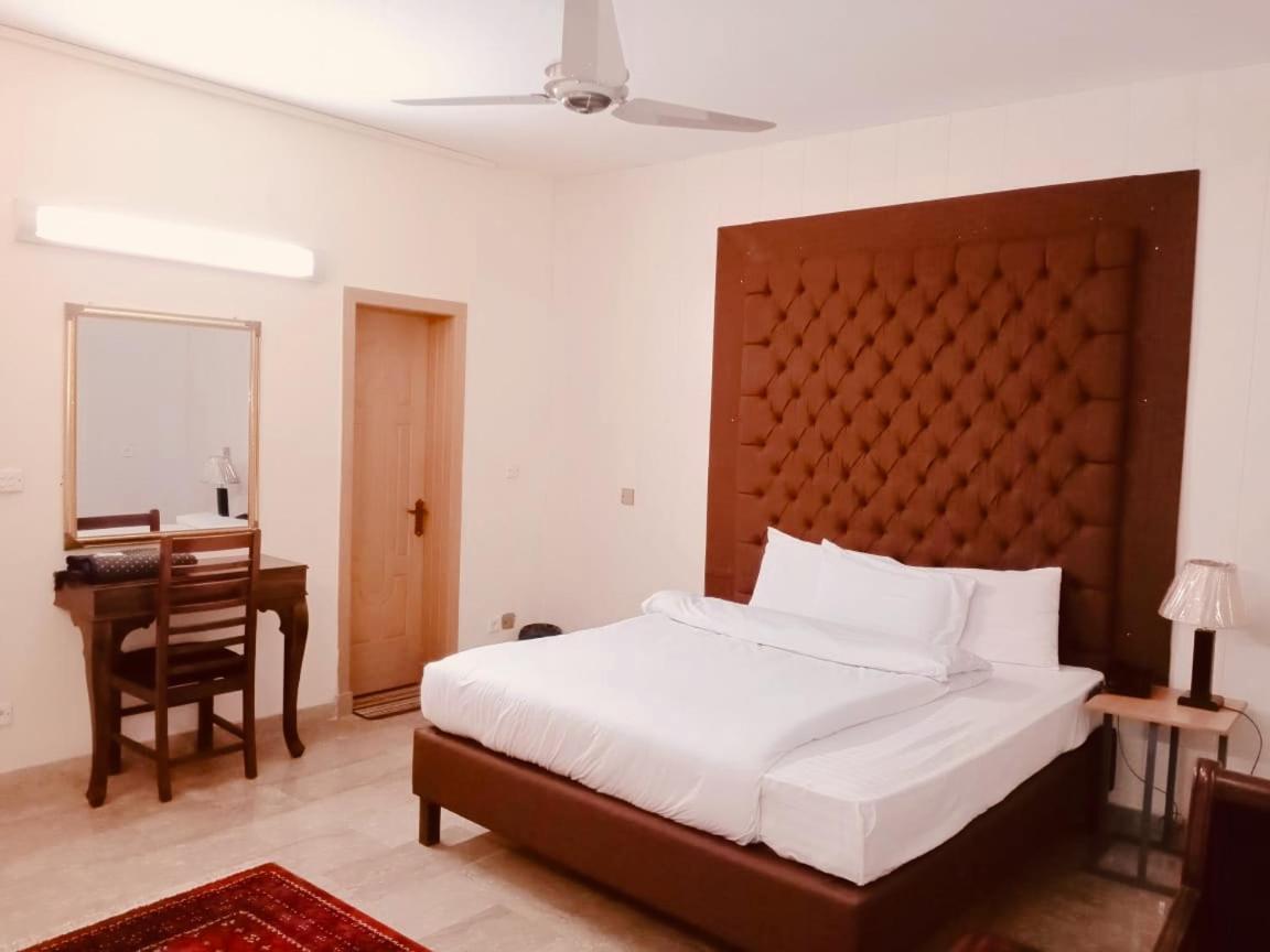Hôtel Blue Moon Residency à Islamabad Extérieur photo