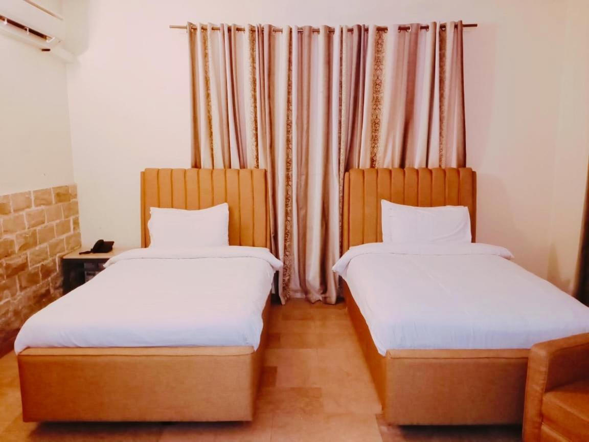 Hôtel Blue Moon Residency à Islamabad Extérieur photo